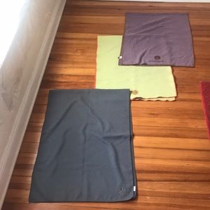 Set of 3 yoga blankets